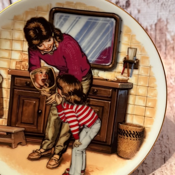 Vintage Special Memories by Tom Newsom - "A New Tooth" Collectable Plate by Avon - Picture 6 of 7
